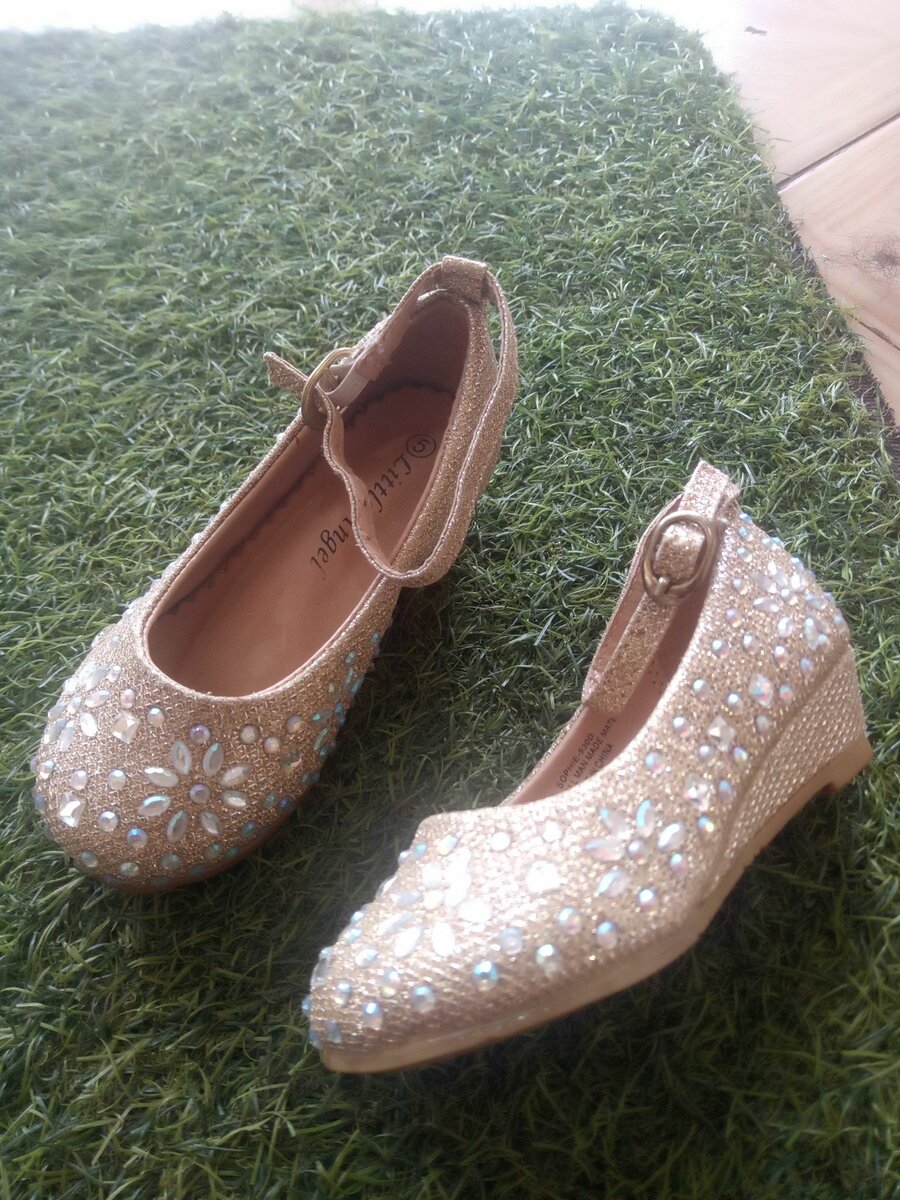 Kids sandals