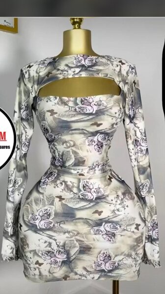 Robe moulante imprimée chic