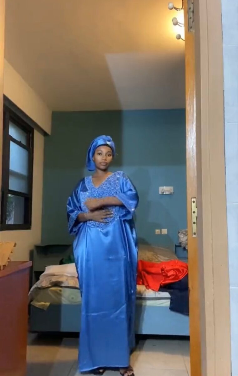 Robe avec voile