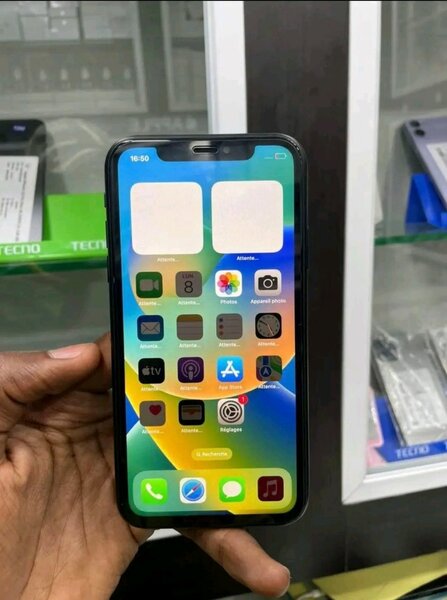 iPhone Noir 64GB