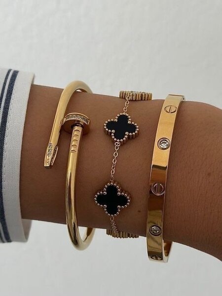 Jewelry set available at cool