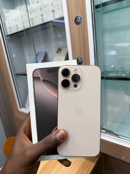 iPhone 16 pro Max 256 go