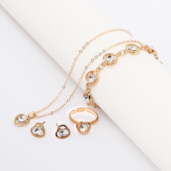 5 in  1 jewelry set.