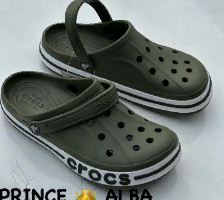 Chaussures classiques de rue d'été avec des trous Crocs. Taille 40-45.
