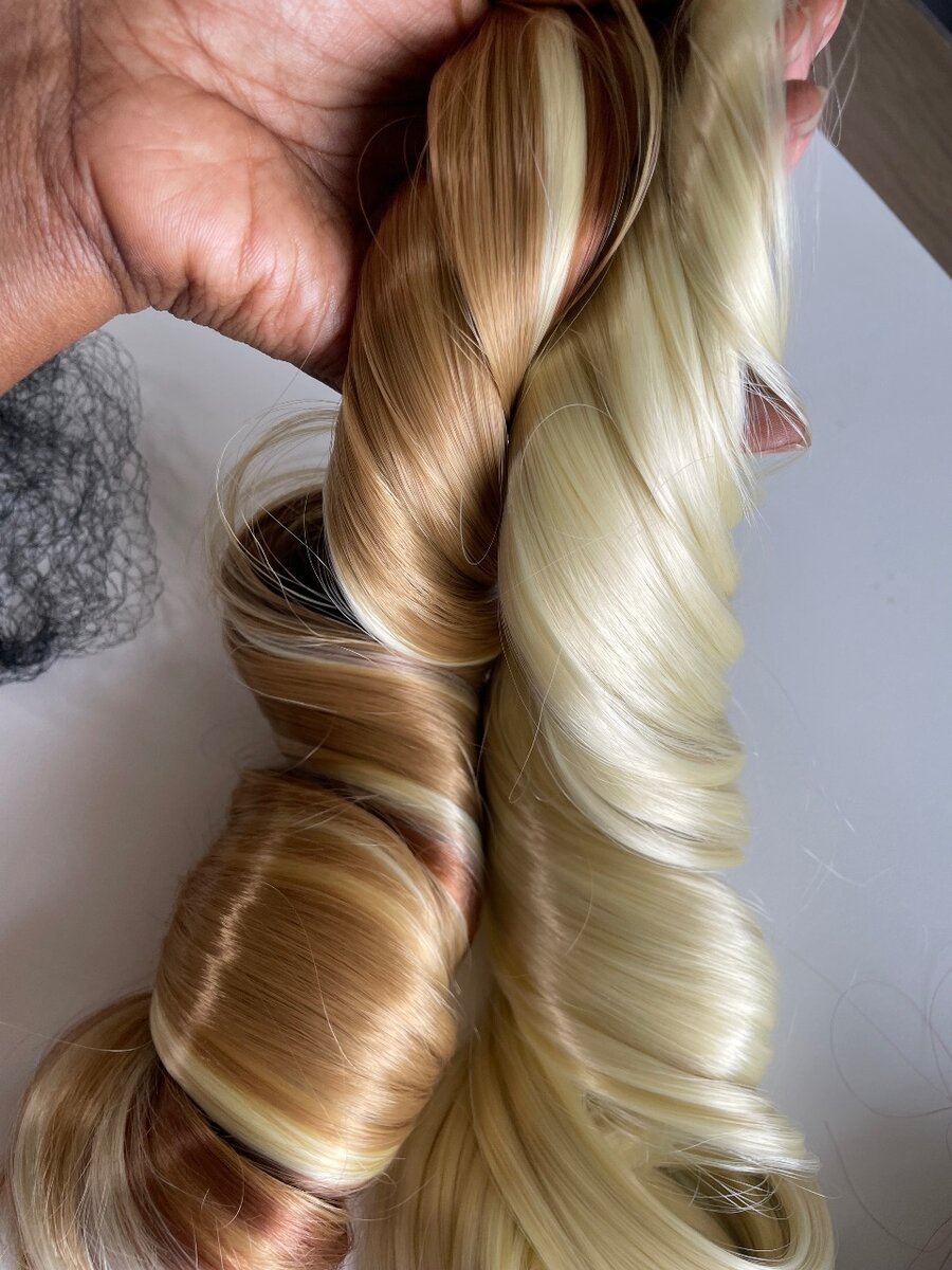 Spanish curl braids
