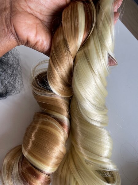 Spanish curl braids