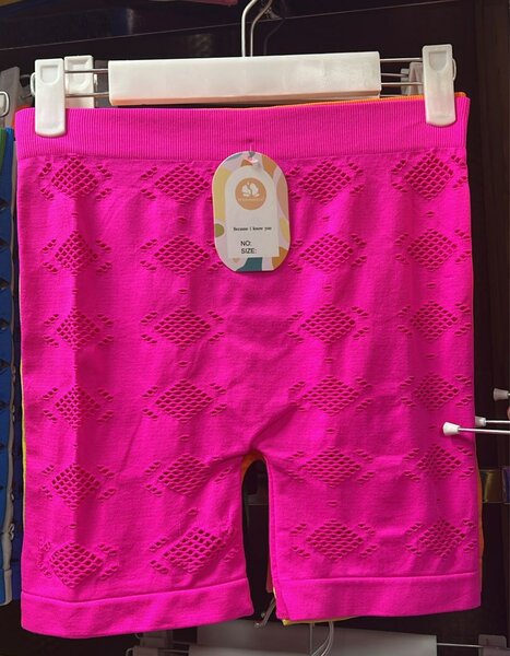 Legging court rose ajouré