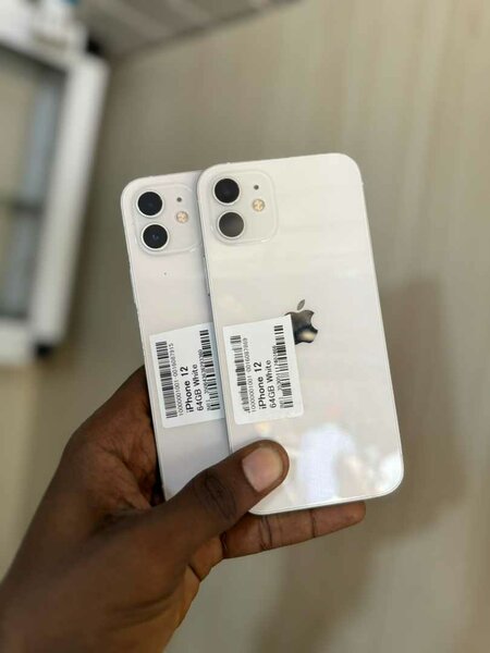 iPhone 12 simple