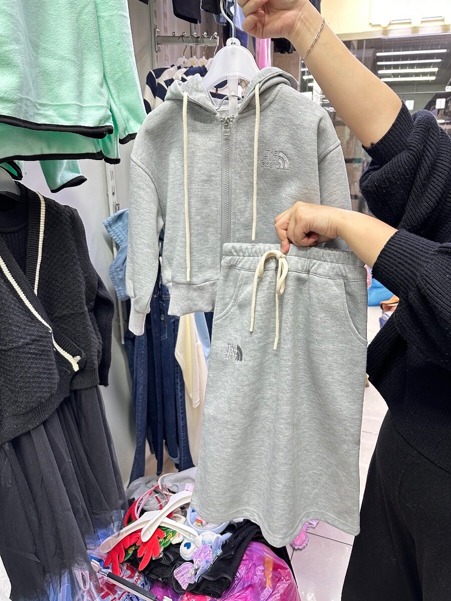 Двойка с юбкой
