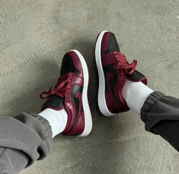 AIR JORDAN 1 LOW RED AND BLACK