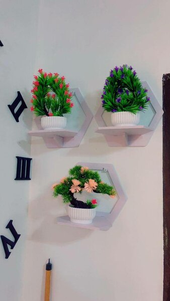 Étagères et objets de décoration
