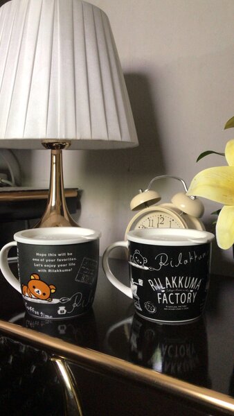 Mugs and cups