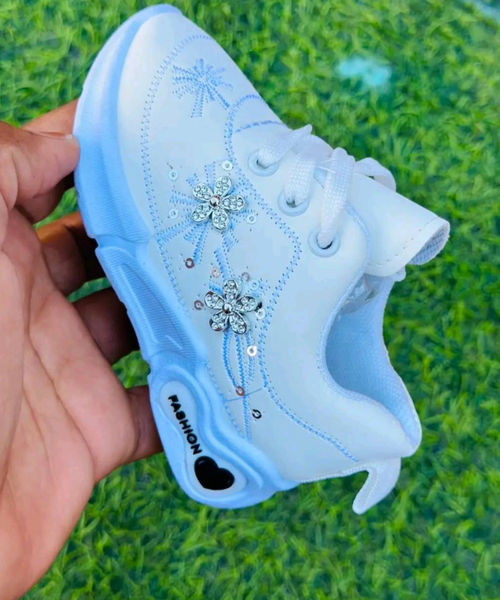 Kids sneakers