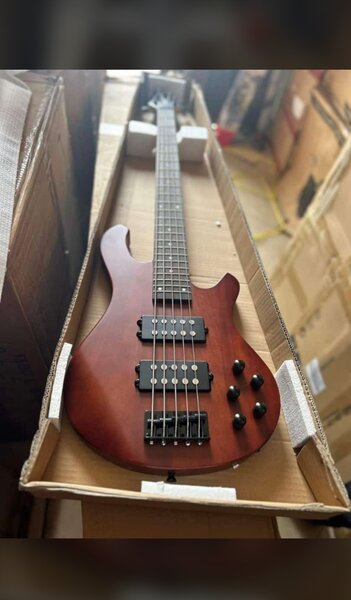 Active base guitar