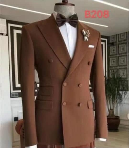 Costume brun