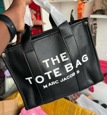 Medium bag black