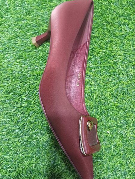 Dress shoe