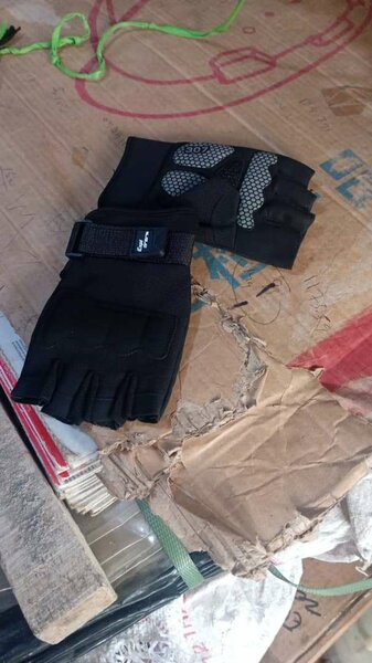 Gym gloves