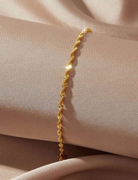 Stainless steel twist bracelet.