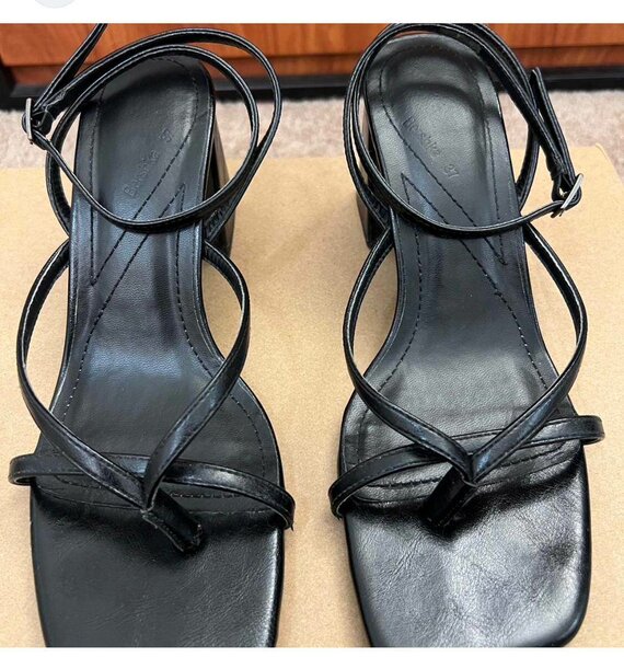 Bershka size 39