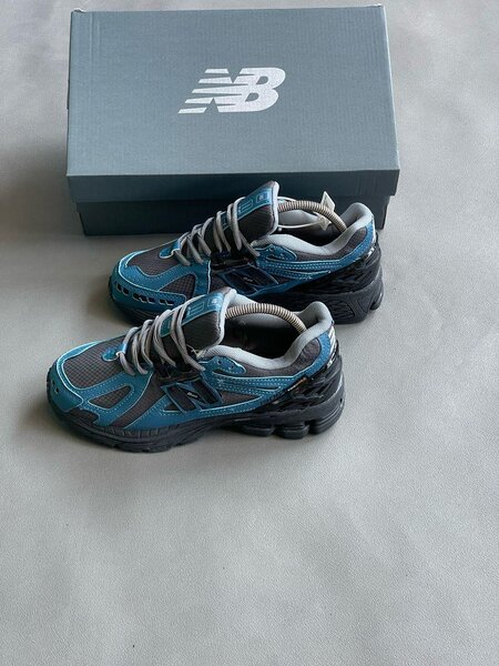 NEW BALANCE 1906