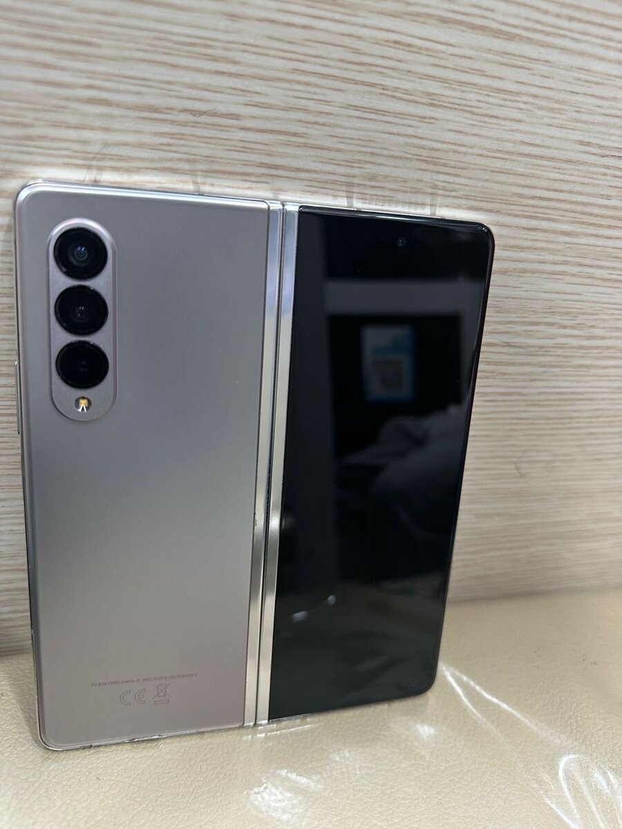 Samsung galaxy Z Fold 3 512/12g 2 puces
