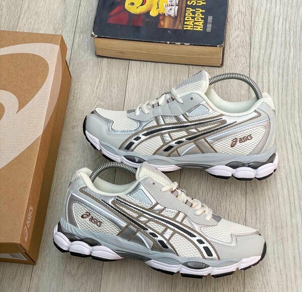 ASICS SNEAKER