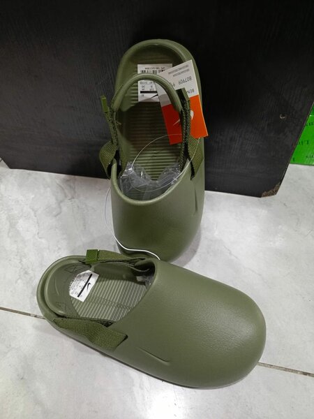 Nike slippers