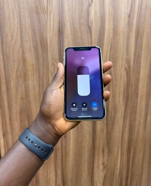 iPhone XR 64GB Jaune