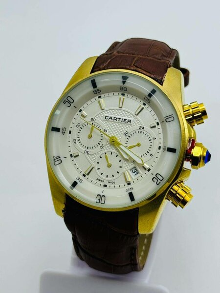Montre brun