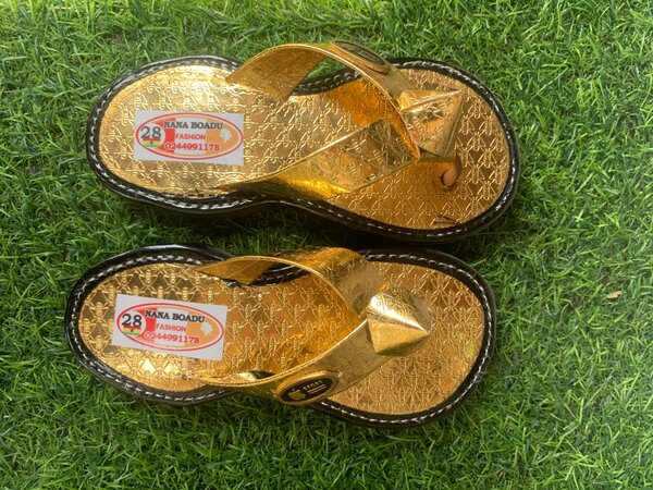 Ahenema slippers