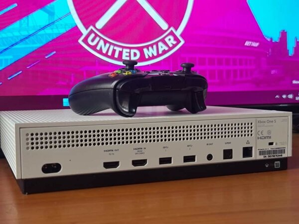 Xbox One S