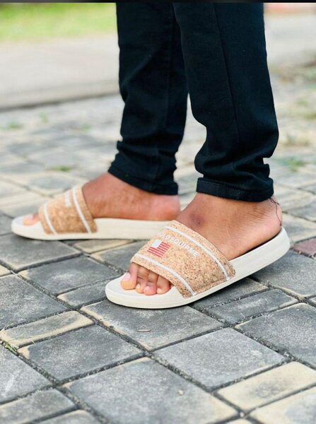 Claquettes tendance pour hommes