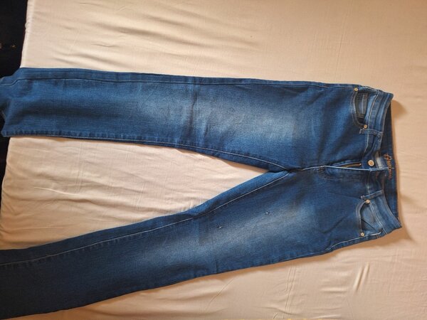 Blue skinny jean