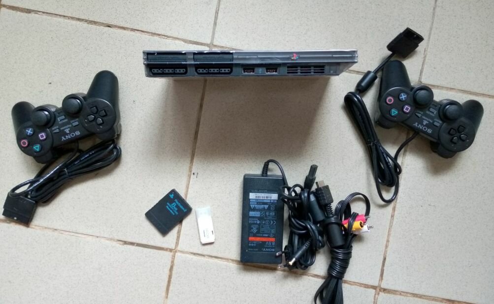 Play 2 slim craquée 20 jeux