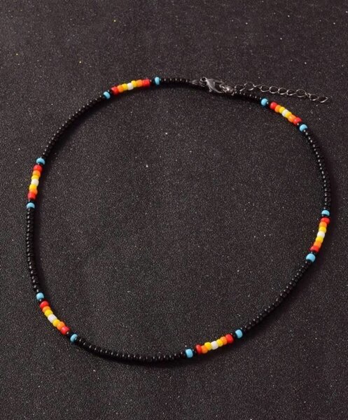 Collier de perles en couleur