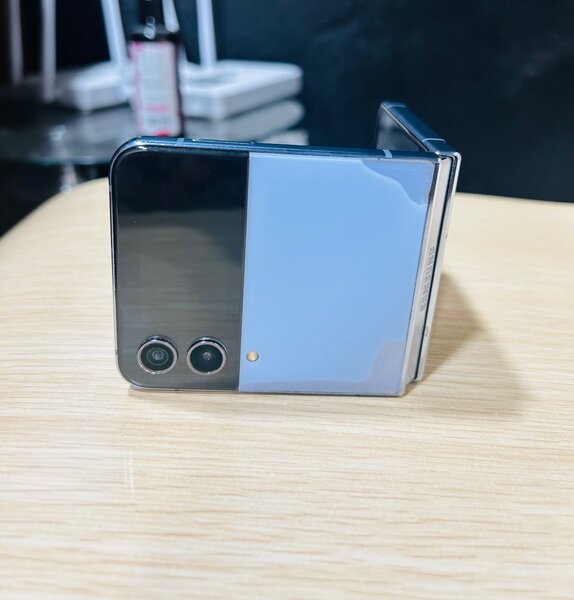 Samsung Z-Flip 4