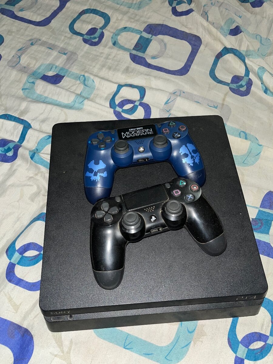Ps4 slim 500 go