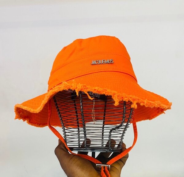 Caps
