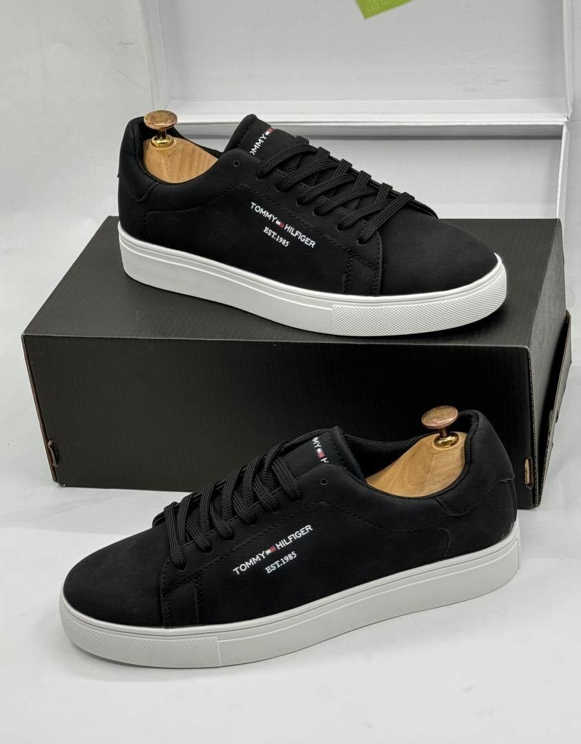 TOMMY HILFIGER CLASSIC WEAR