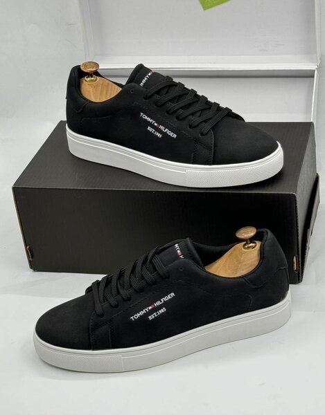 TOMMY HILFIGER CLASSIC WEAR