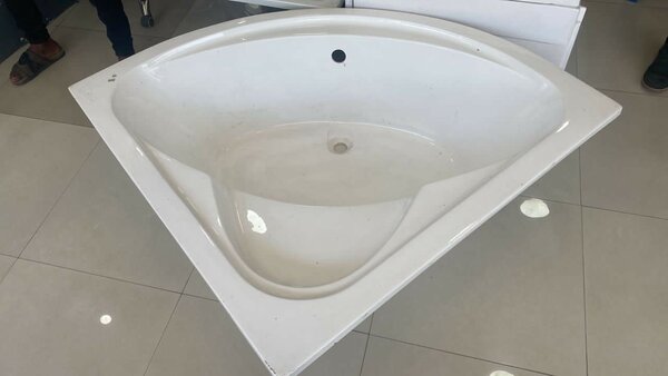 CORNER BATH