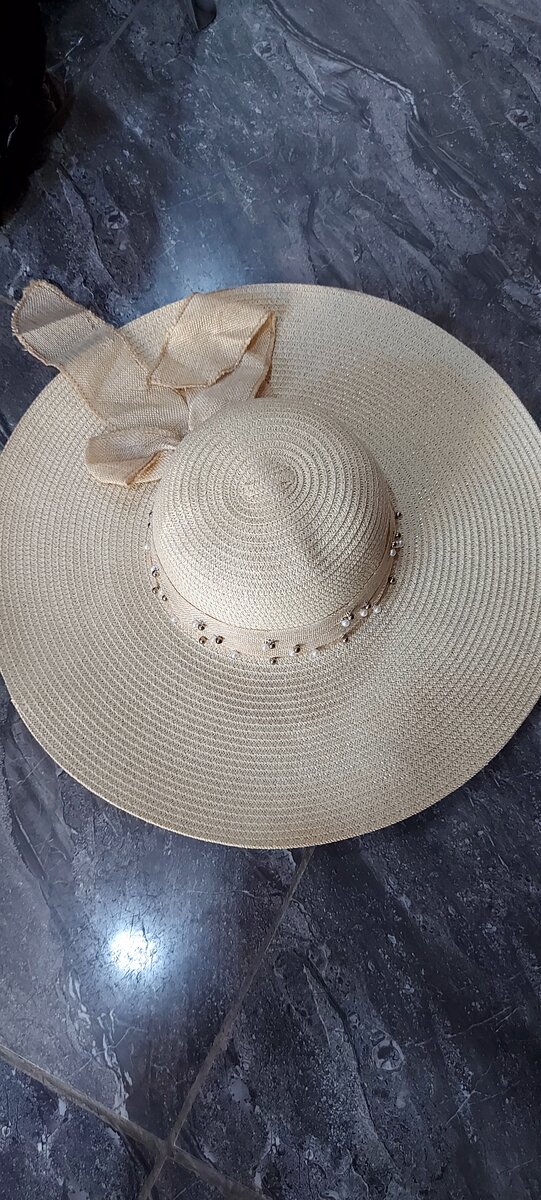 Chapeaux Capelines
