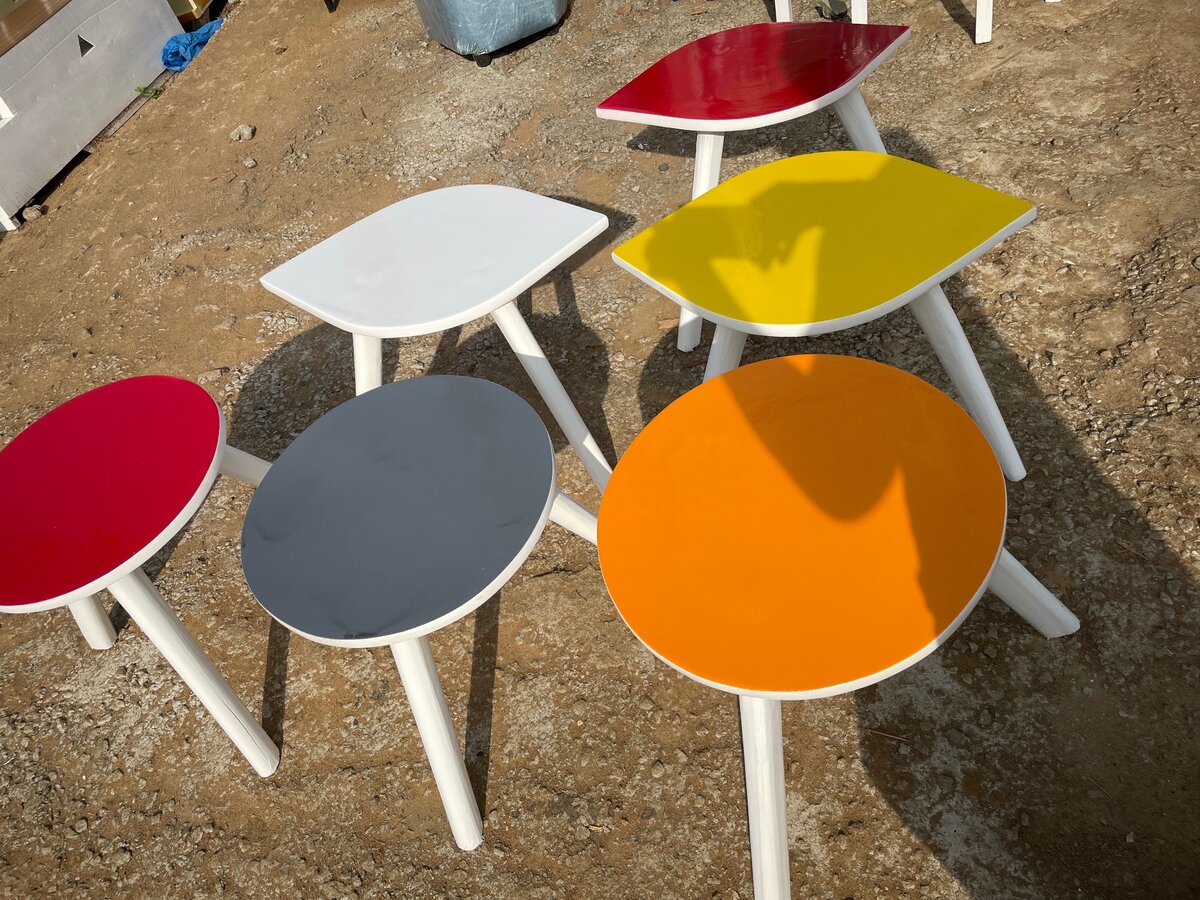 Table scandinave