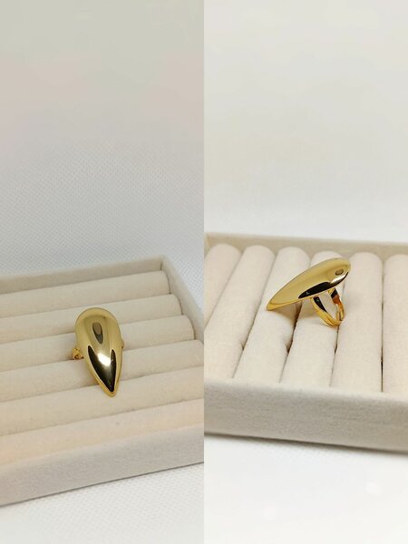 Bague dorée moderne élégante