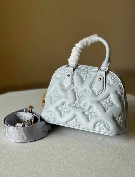 LV PURSE