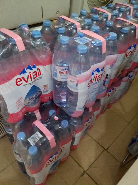 Pack d'eau minérale Evian 6x1,5L