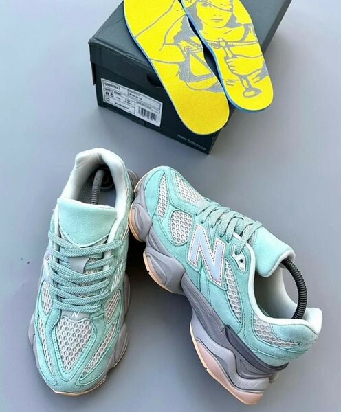 NEW BALANCE CLASSIC