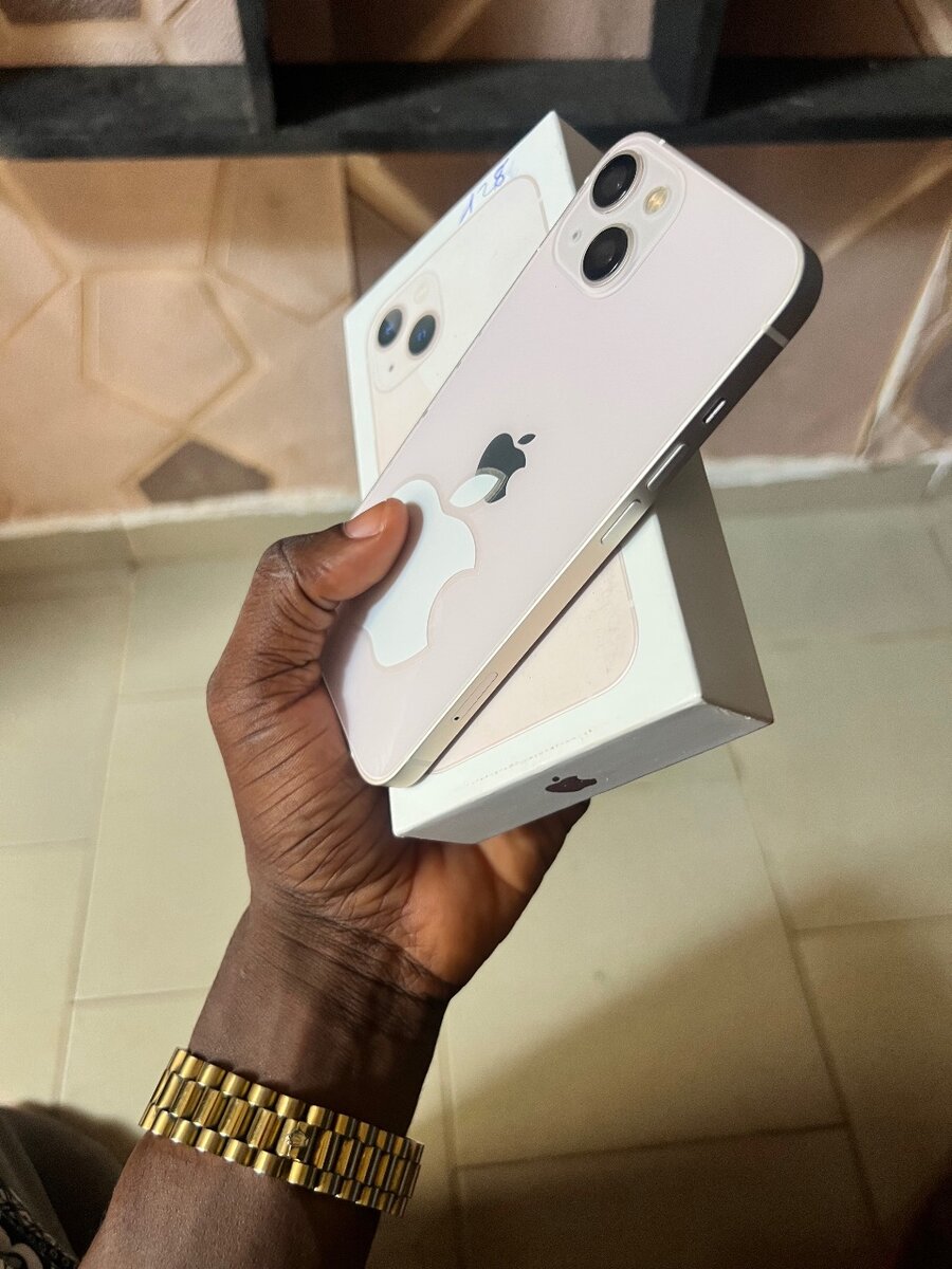 iPhone 13 simple