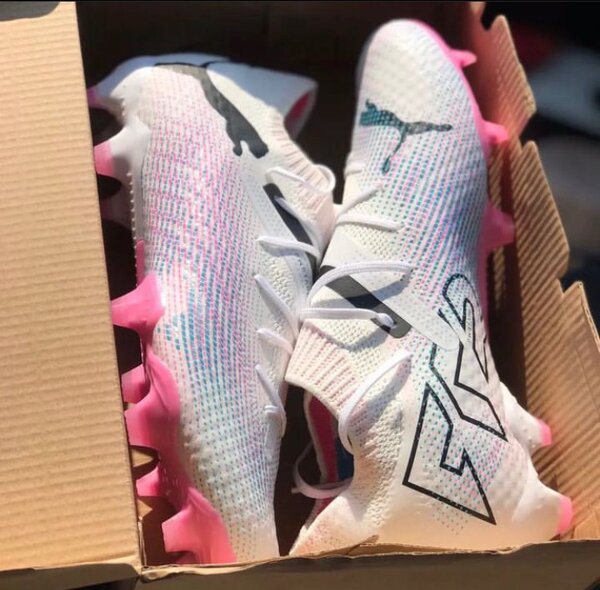 Soccer boots